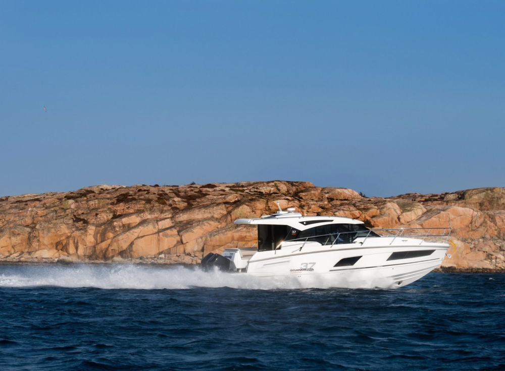 Купить катер grandezza 37 outboard по цене . Низкие цены. Большой выбор. Доставка по всей России. Интернет-магазин в Москве. Только положительные отзывы!