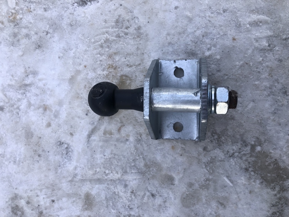 Шар фланцевый фаркоп на болтах ТР-136-01 для квадроцикла по низкой цене в Москве. Можете купить недорого и в наличии!Всего 1 950 р.