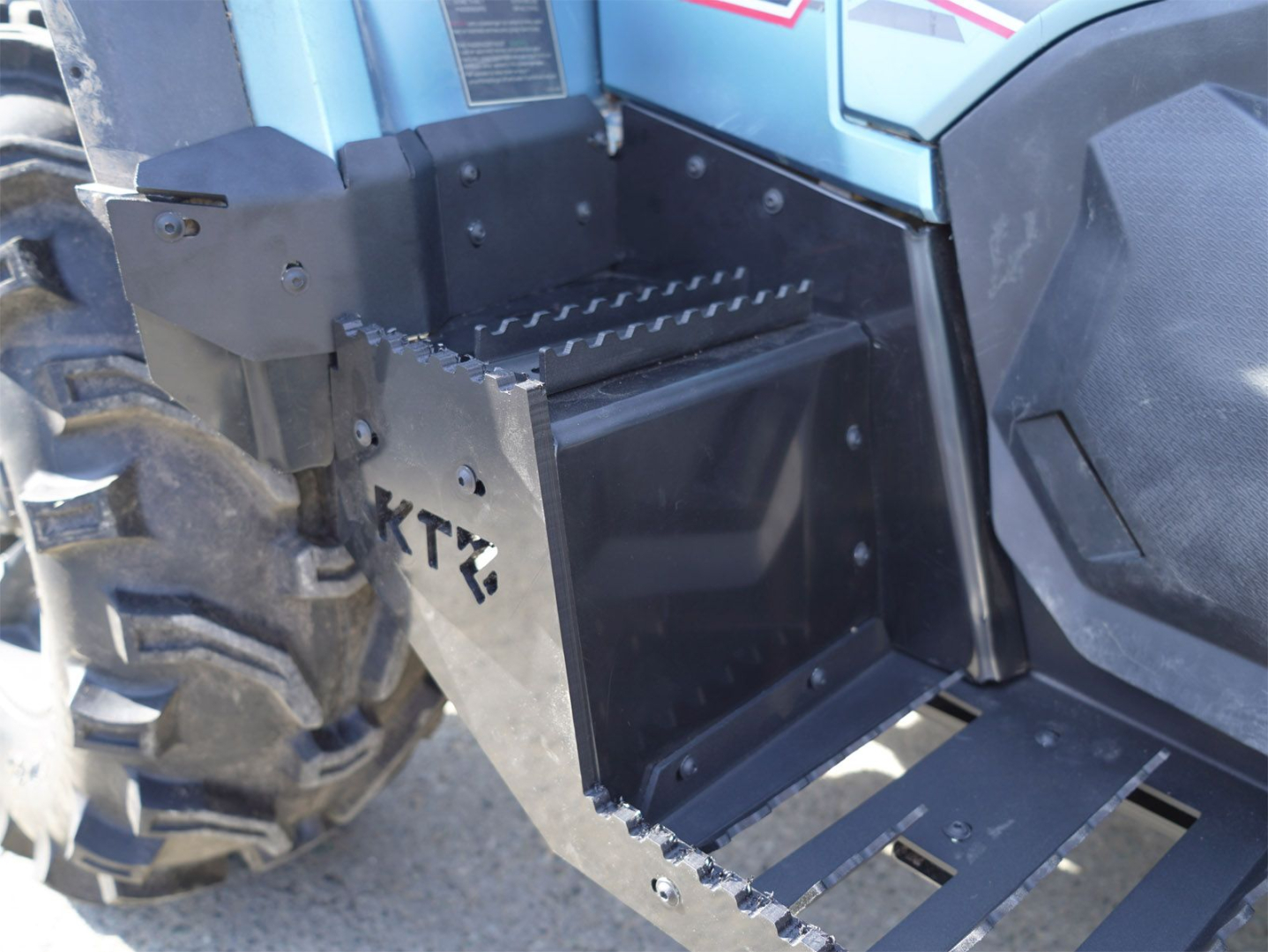 Купить подножки ktz для квадроцикла loncin xwolf 700l версия спорт по цене 30 900 р.. Низкие цены. Большой выбор. Доставка по всей России.  Интернет-магазин в Москве. Только положительные отзывы!