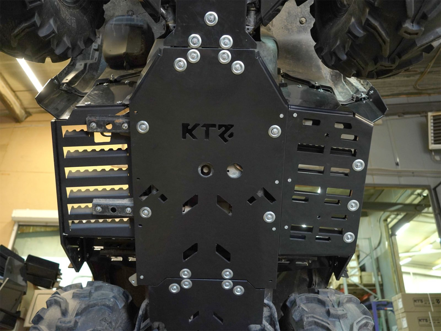 Купить подножки ktz квадроцикл loncin xwolf 700l версия стандарт по цене 31 900 р.. Низкие цены. Большой выбор. Доставка по всей России.  Интернет-магазин в Москве. Только положительные отзывы!