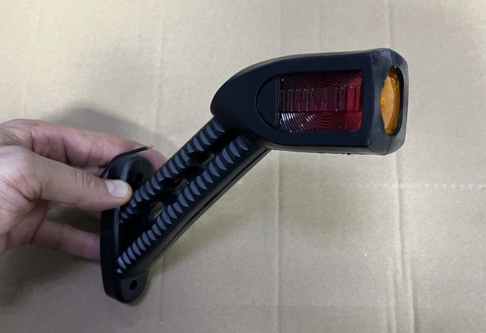 Купить фонарь габаритный (контурный) для прицепа (рога) правый по цене 1 100 р.. Низкие цены. Большой выбор. Доставка по всей России. Интернет-магазин в Москве. Только положительные отзывы!