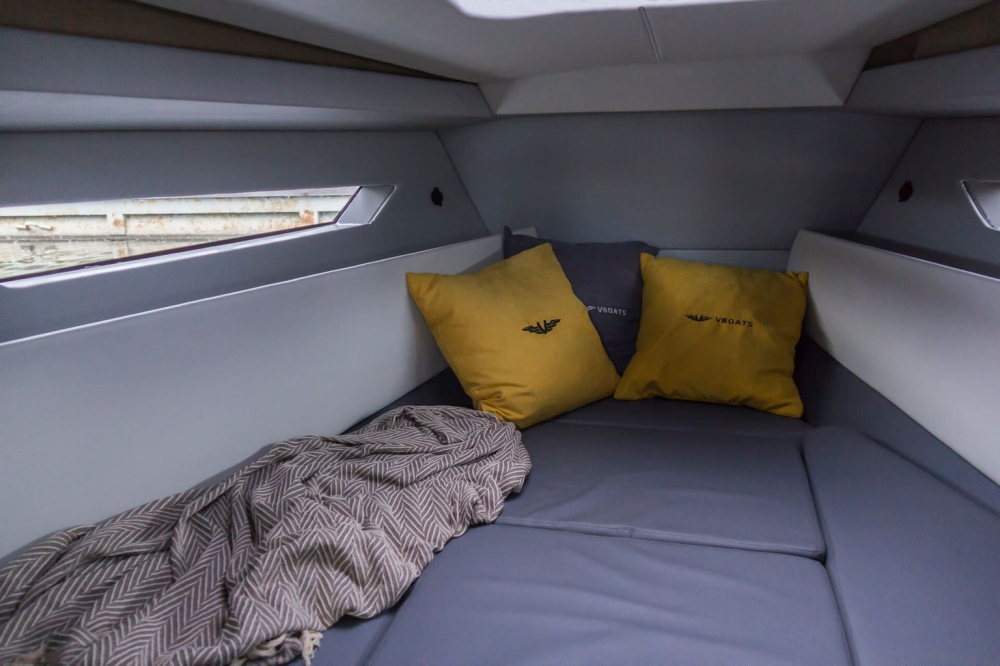 Купить катер voyager 850 cabin по цене . Низкие цены. Большой выбор. Доставка по всей России. Интернет-магазин в Москве. Только положительные отзывы!