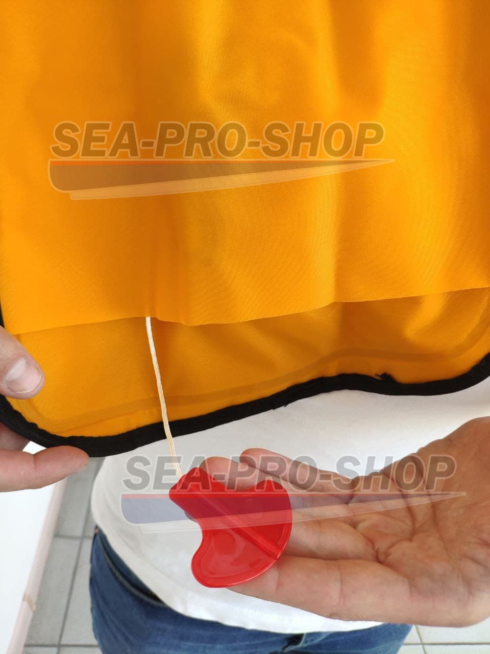 Купить автоматический спасательный жилет sea-pro (красный) по цене 4 500 р. Низкие цены. Большой выбор. Доставка по всей России. Интернет-магазин в Москве. Только положительные отзывы!