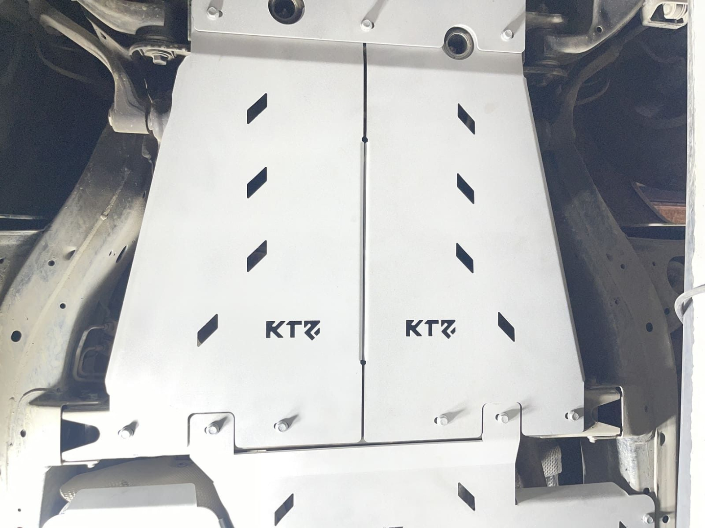 Защита КПП TANK 700 3.0 АКПП 4WD 2024+ алюминий 5 мм KTZ