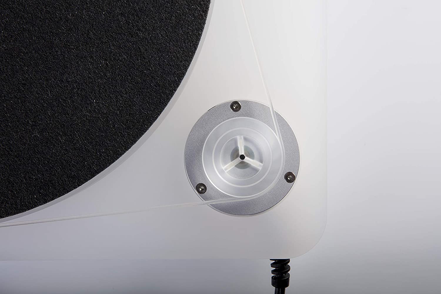 Виниловый проигрыватель + 3 двойных подарочных пластинки MARANTZ TT15S1 White + 3 двойных виниловых пластинки