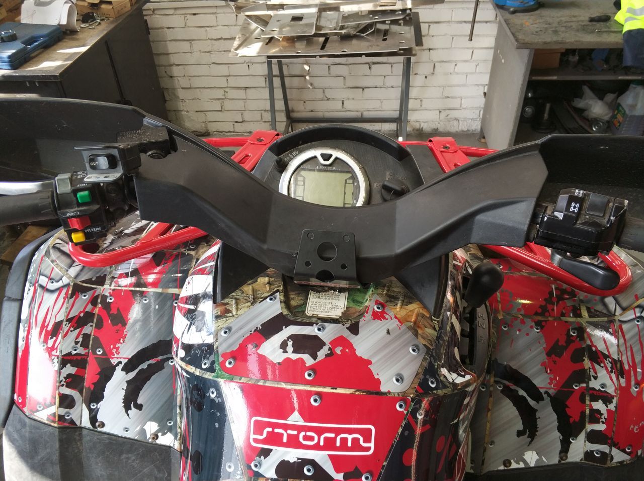 Купить кронштейн навигатора can-am brp outlander g1 g2 400/500/650/800/1000/1000x-mr max 2012-19 по цене 2 064 р.. Низкие цены. Большой выбор. Доставка по всей России.  Интернет-магазин в Москве. Только положительные отзывы!