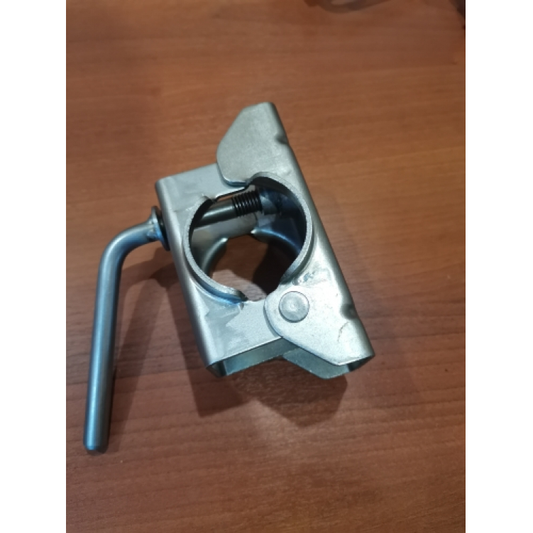 Хомут опорного колеса (подкатного колеса) Gorilla для прицепа квадроцикла ATV по низкой цене в Москве. Можете купить недорого и в наличии! Доставка по РФ. Всего 580 р.