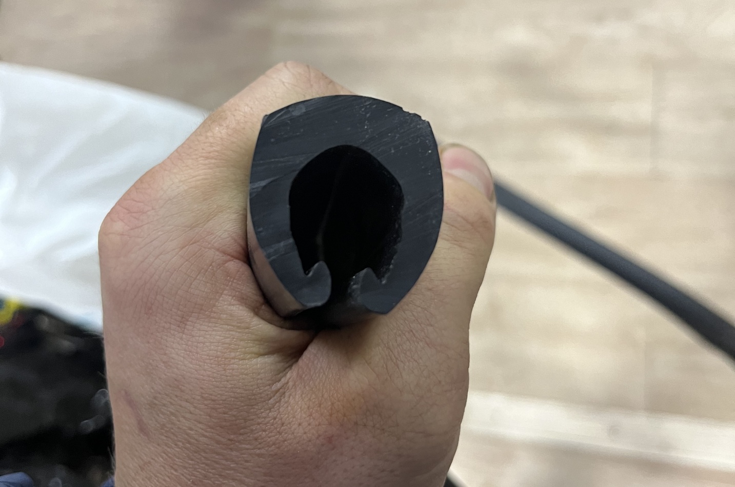 Купить привальный брус (привальник) бортовая накладка (1 м) по цене 750 р. Низкие цены. Большой выбор. Доставка по всей России. Интернет-магазин в Москве. Только положительные отзывы!