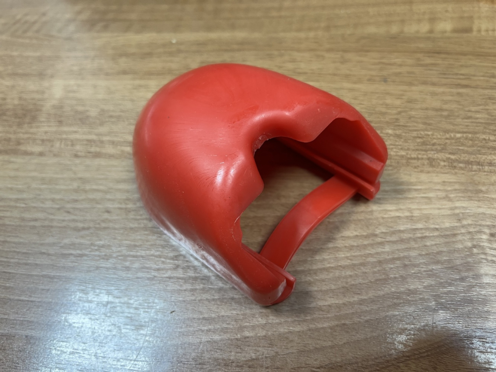 Купить накладка сцепную головку прицепную защитная красная по цене 750 р.. Низкие цены. Большой выбор. Доставка по всей России. Интернет-магазин в Москве. Только положительные отзывы!