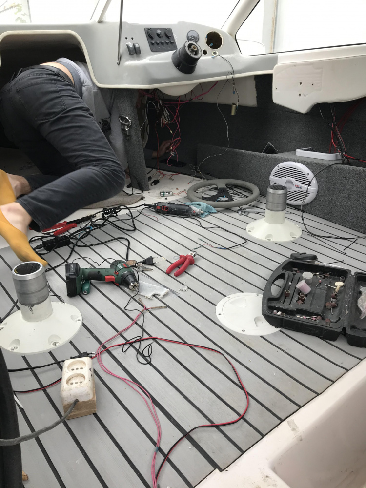Как самостоятельно отремонтировать яхту или катер
