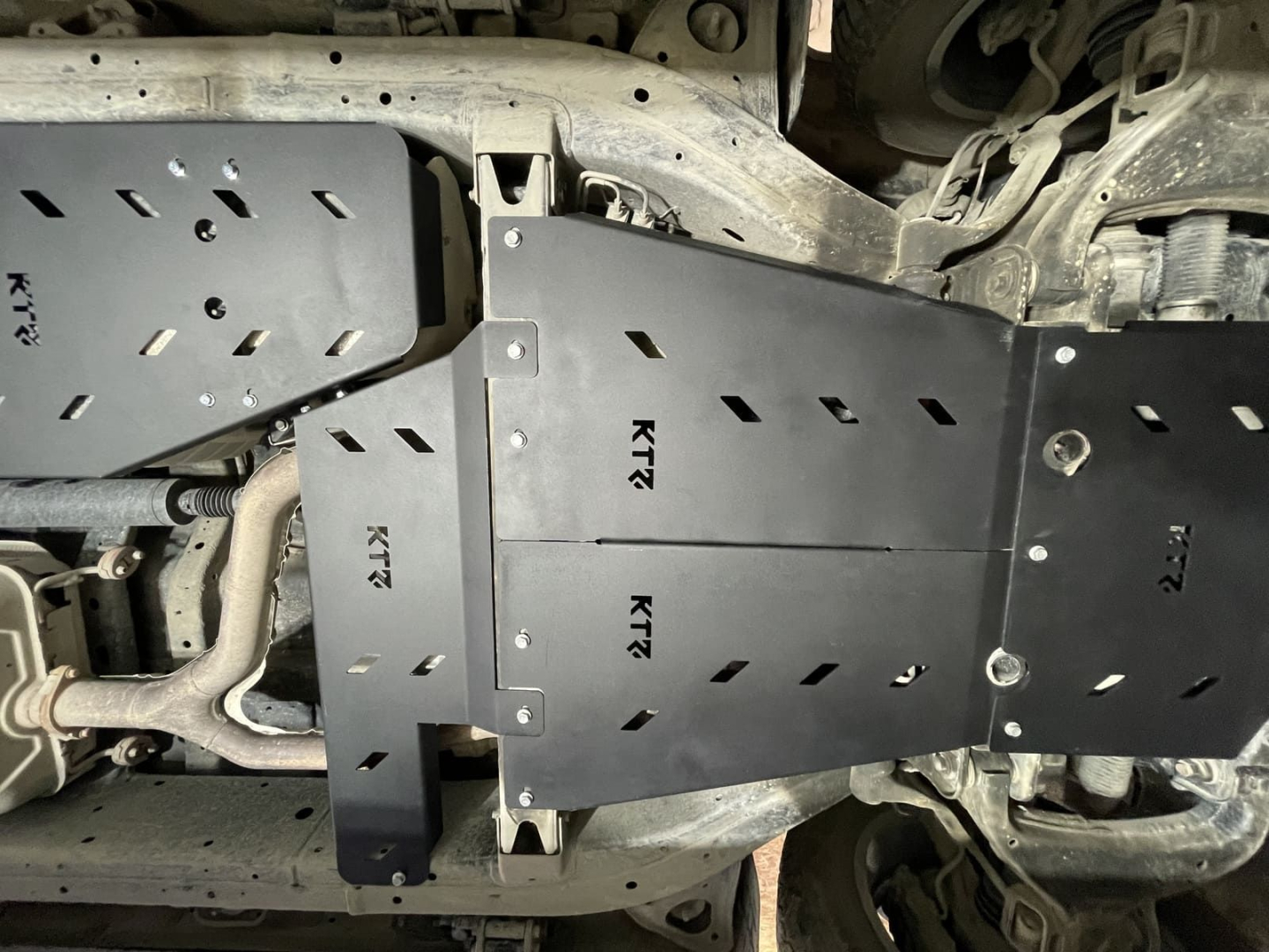 Защита КПП TANK 700 3.0 АКПП 4WD 2024+ Сталь 3 мм KTZ