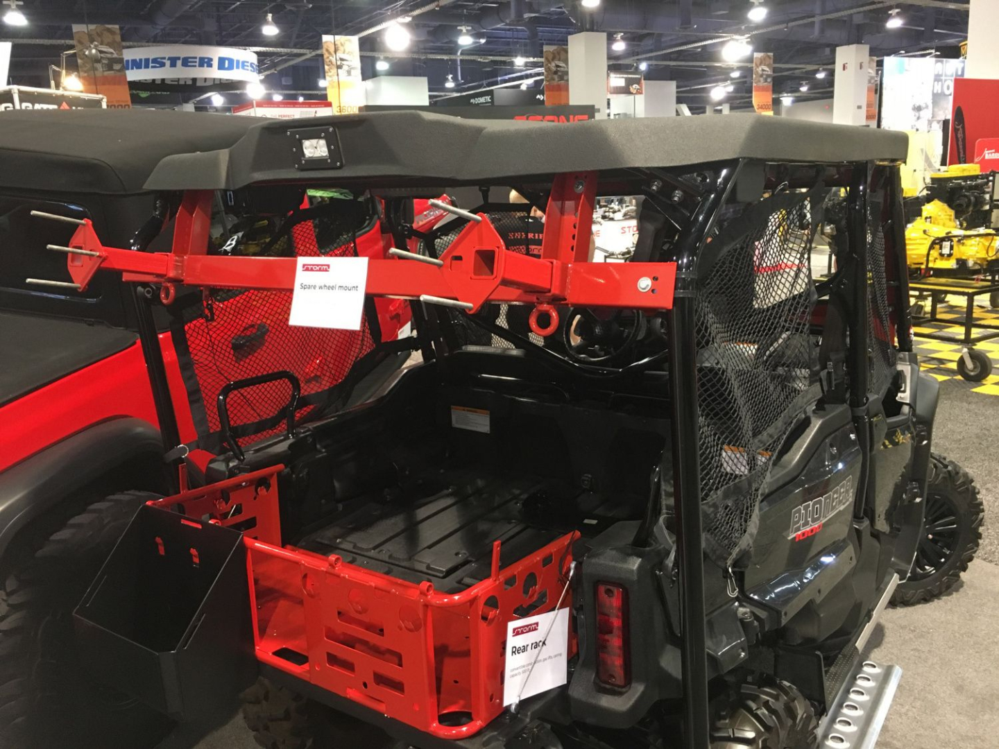 Купить крепление запасного колеса honda pioneer 1000/1000-5 по цене . Низкие цены. Большой выбор. Доставка по всей России.  Интернет-магазин в Москве. Только положительные отзывы!