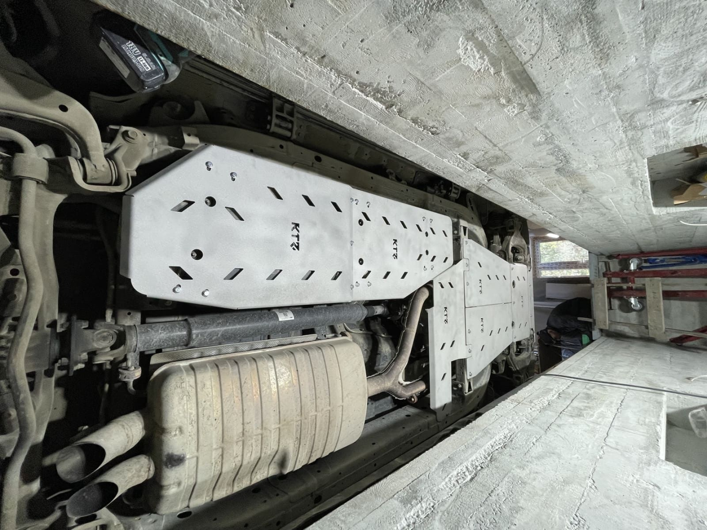 Защита топливного бака для TANK 700 3.0 АКПП 4WD 2024+ алюминий 5 мм KTZ