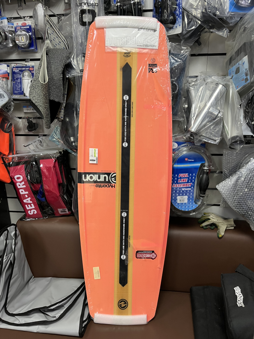 Купить вейкборд 134 hl union hyperlite по цене 31 000 р. Низкие цены. Большой выбор. Доставка по всей России. Интернет-магазин в Москве. Только положительные отзывы!