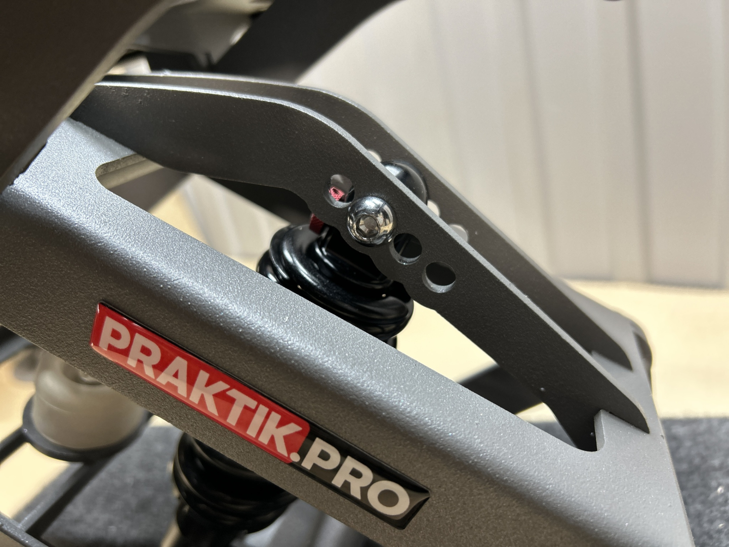 Купить амортизационная быстросъёмная стойка практик   storm sq, (450.733.000.000-03) по цене 22 400 р. Низкие цены. Большой выбор. Доставка по всей России. Интернет-магазин в Москве. Только положительные отзывы!