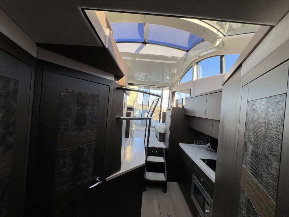 Купить катер galeon 390 htc по цене . Низкие цены. Большой выбор. Доставка по всей России. Интернет-магазин в Москве. Только положительные отзывы!