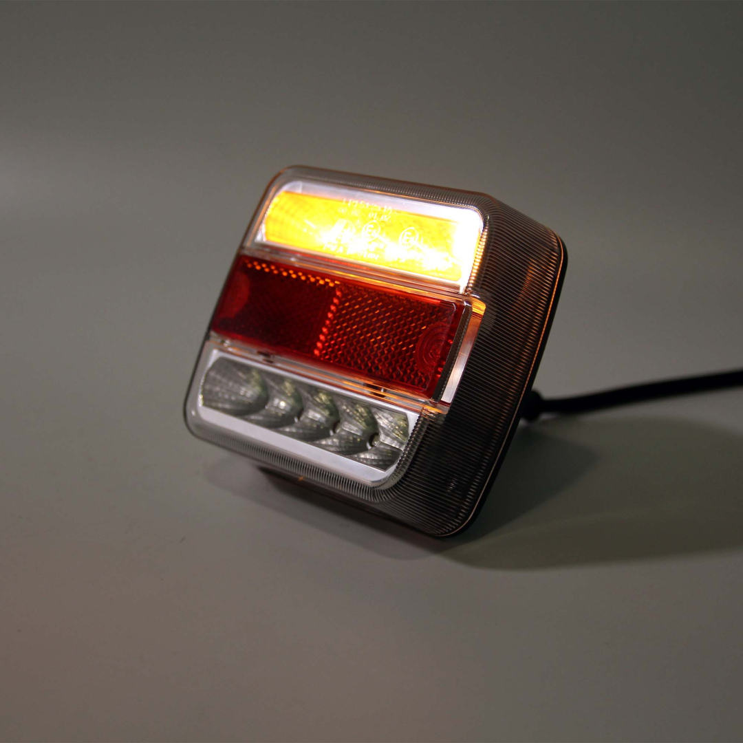 Купить фонарь задний многофункциональный ledworker trl004 led bajonet r по цене 1 100 р.. Низкие цены. Большой выбор. Доставка по всей России. Интернет-магазин в Москве. Только положительные отзывы!