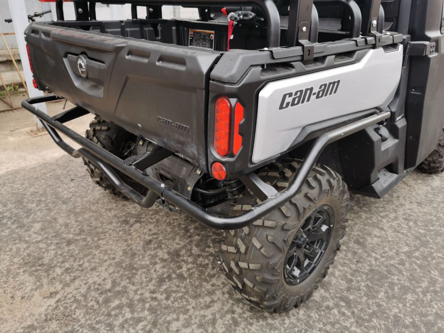 Купить бампер задний brp can-am traxter/defender по цене 17 850 р.. Низкие цены. Большой выбор. Доставка по всей России.  Интернет-магазин в Москве. Только положительные отзывы!