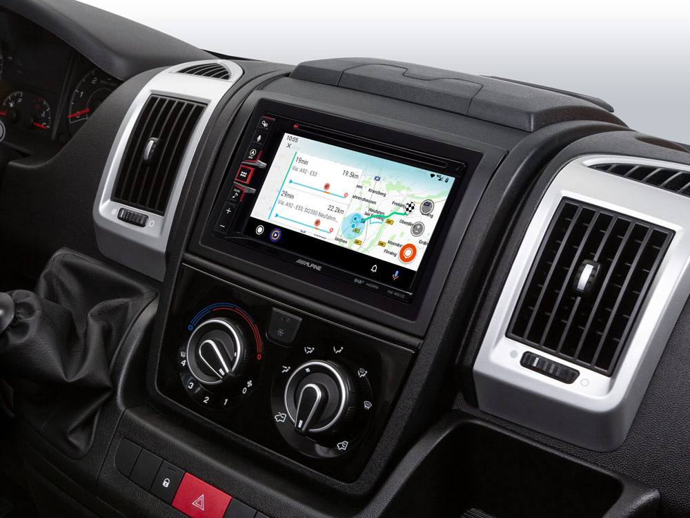 Цифровой медиа-ресивер с Apple CarPlay и Android Auto ALPINE INE-W611D