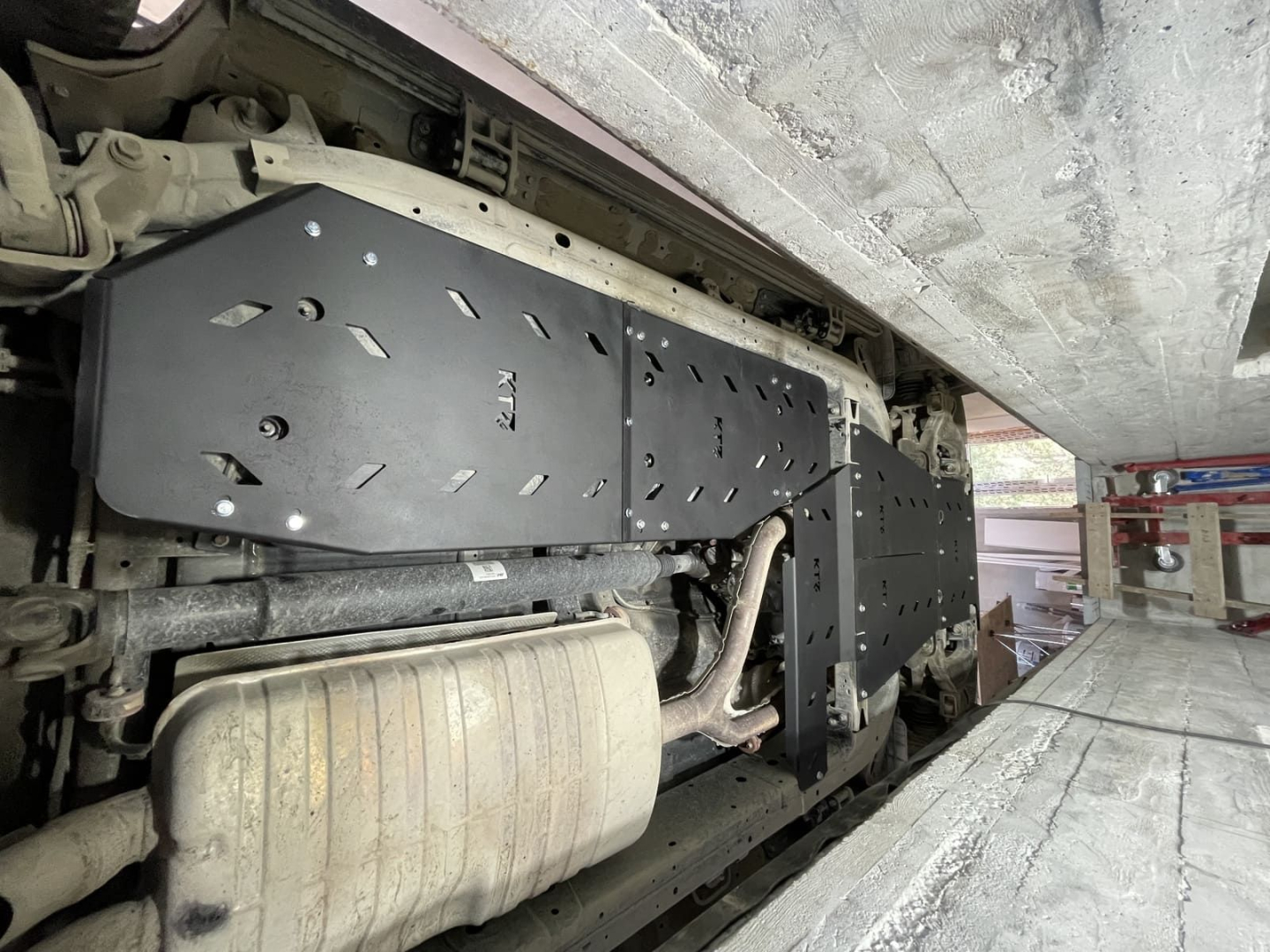 Защита топливного бака для TANK 700 3.0 АКПП 4WD 2024+ Сталь 3 мм KTZ