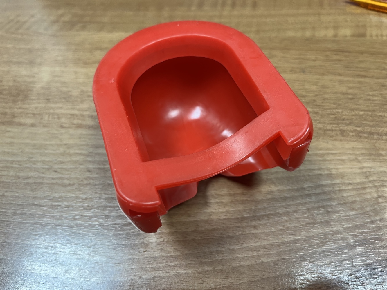 Купить накладка сцепную головку прицепную защитная красная по цене 750 р.. Низкие цены. Большой выбор. Доставка по всей России. Интернет-магазин в Москве. Только положительные отзывы!