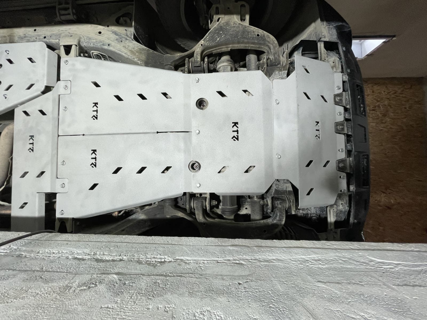 Защита КПП TANK 700 3.0 АКПП 4WD 2024+ алюминий 5 мм KTZ