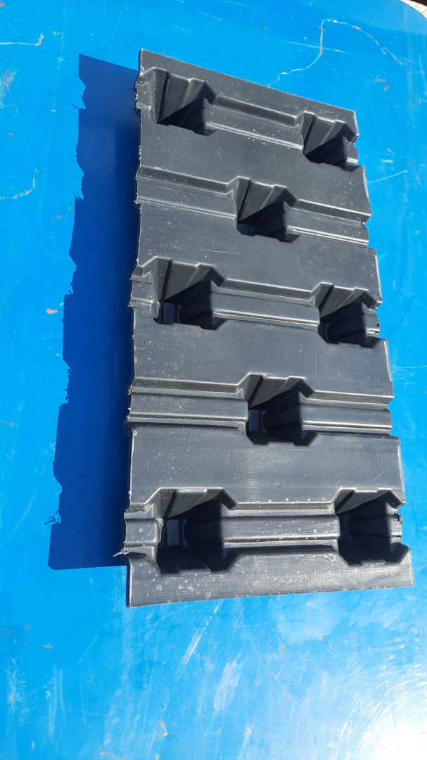 Купить зацеп для гусеницы снегохода на борт прицепа по цене 705 р.. Низкие цены. Большой выбор. Доставка по всей России. Интернет-магазин в Москве. Только положительные отзывы!