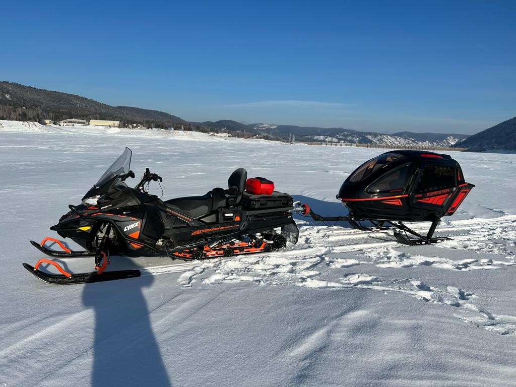 Сани для снегохода кабинные Snowcruiser для снегохода или мотособаки по низкой цене в Москве. Можете купить недорого для мотобуксировщика и в наличии!Всего 370 000 р.