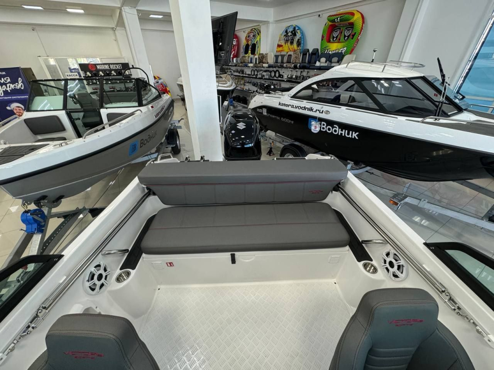 Купить катер victory 570 cruiser с мотором suzuki df140btl по цене . Низкие цены. Большой выбор. Доставка по всей России. Интернет-магазин в Москве. Только положительные отзывы!