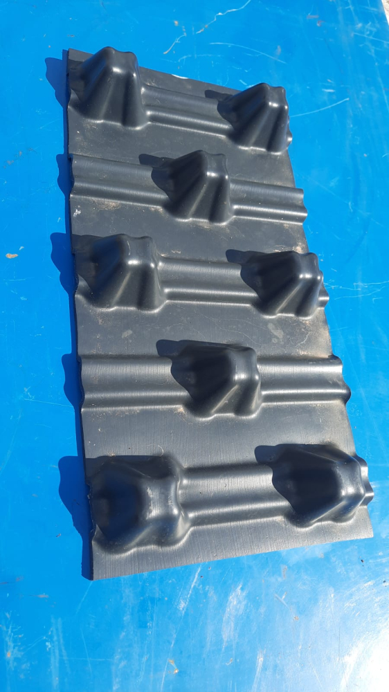 Купить зацеп для гусеницы снегохода на борт прицепа по цене 705 р.. Низкие цены. Большой выбор. Доставка по всей России. Интернет-магазин в Москве. Только положительные отзывы!