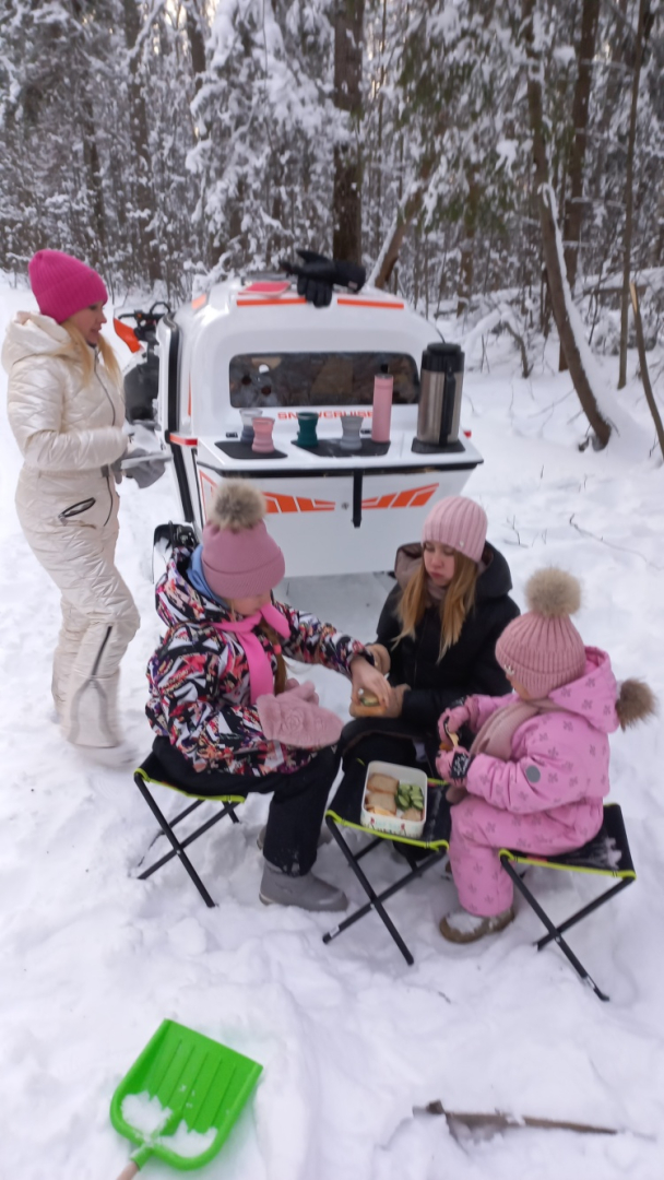 Сани для снегохода кабинные Snowcruiser для снегохода или мотособаки по низкой цене в Москве. Можете купить недорого для мотобуксировщика и в наличии!Всего 370 000 р.