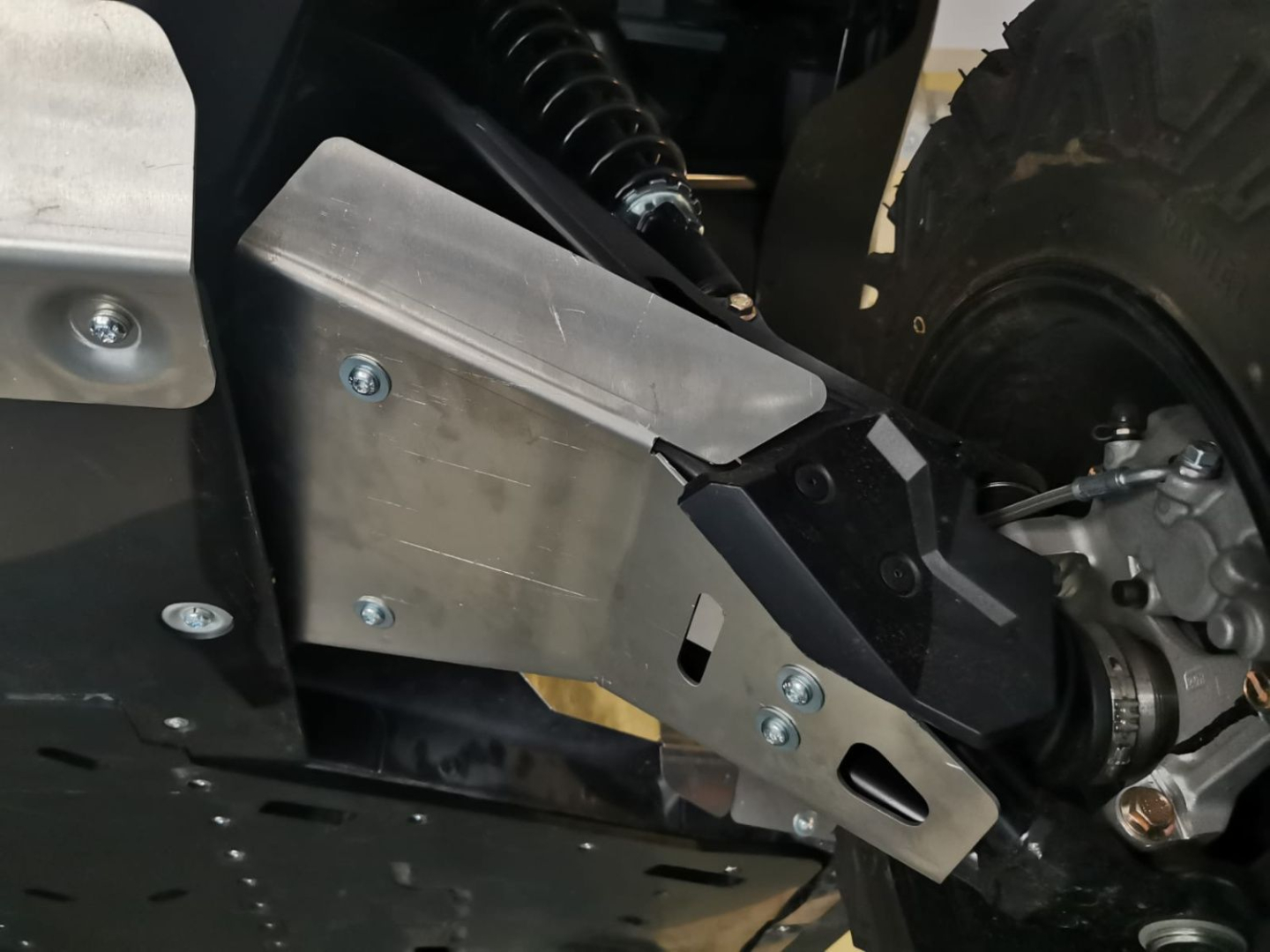Купить защита рычагов can-am brp traxter/defender по цене 5 950 р.. Низкие цены. Большой выбор. Доставка по всей России.  Интернет-магазин в Москве. Только положительные отзывы!