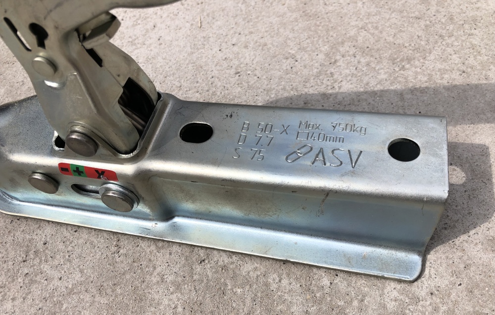 Купить сцепная головка 40х40 для прицепа gorilla trailer по цене 1 150 р.. Низкие цены. Большой выбор. Доставка по всей России. Интернет-магазин в Москве. Только положительные отзывы!