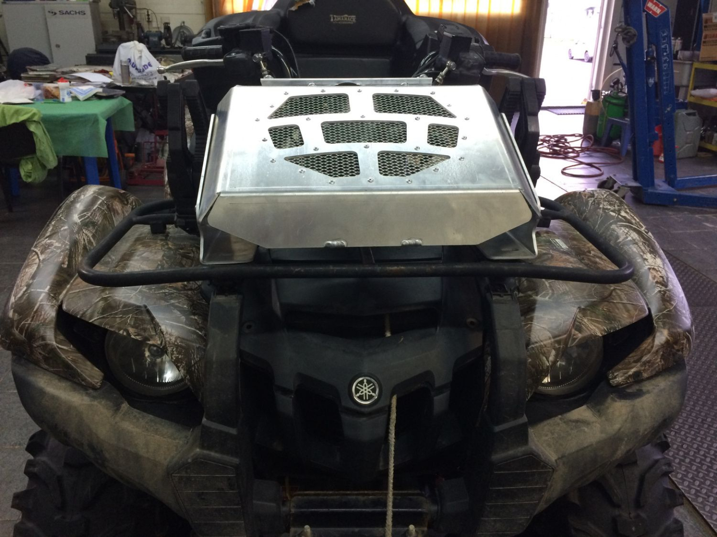 Купить вынос радиатора черный yamaha grizzly 550/700 2016- по цене 2 838 р.. Низкие цены. Большой выбор. Доставка по всей России.  Интернет-магазин в Москве. Только положительные отзывы!