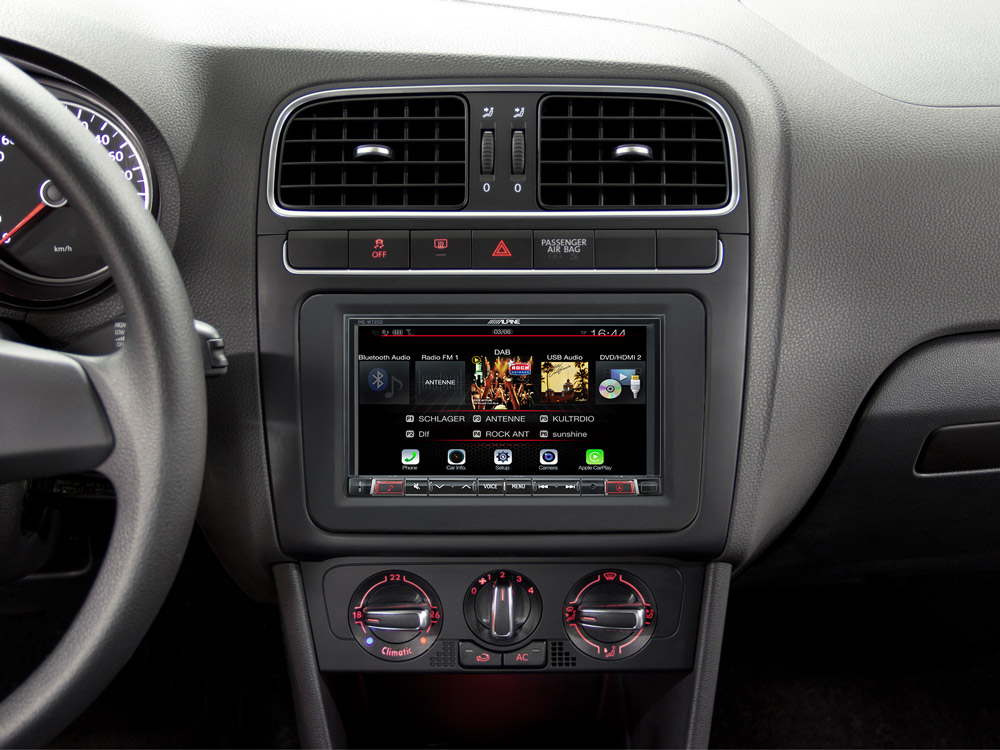Автомобильный цифровой медиа-ресивер ALPINE INE-W720D