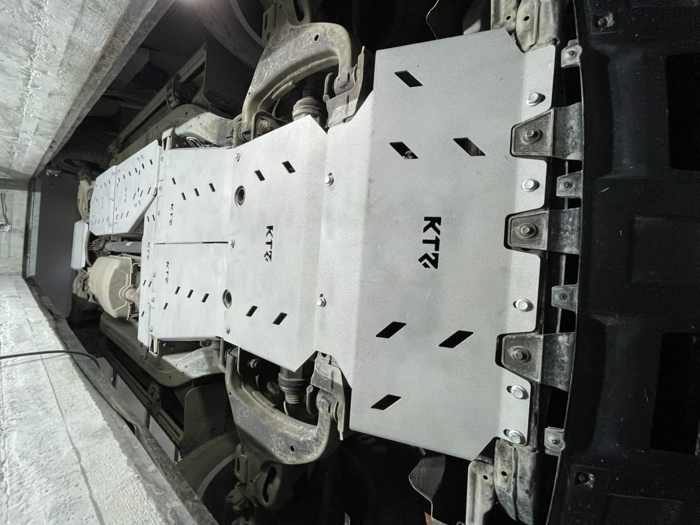 Защита радиатора для TANK 700 3.0 АКПП 4WD 2024+ алюминий 5 мм KTZ