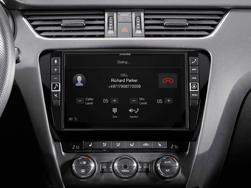 Автомобильный цифровой медиа-ресивер ALPINE X902D-OC3A