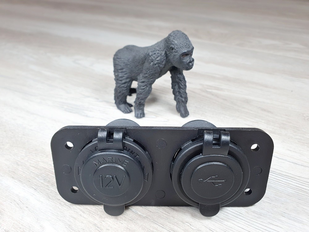 Купить панель с usb-разъемом 5в 2.1а и прикуривателем aes121438pu по цене  Низкие цены. Большой выбор. Доставка по всей России. Интернет-магазин в Москве. Только положительные отзывы!
