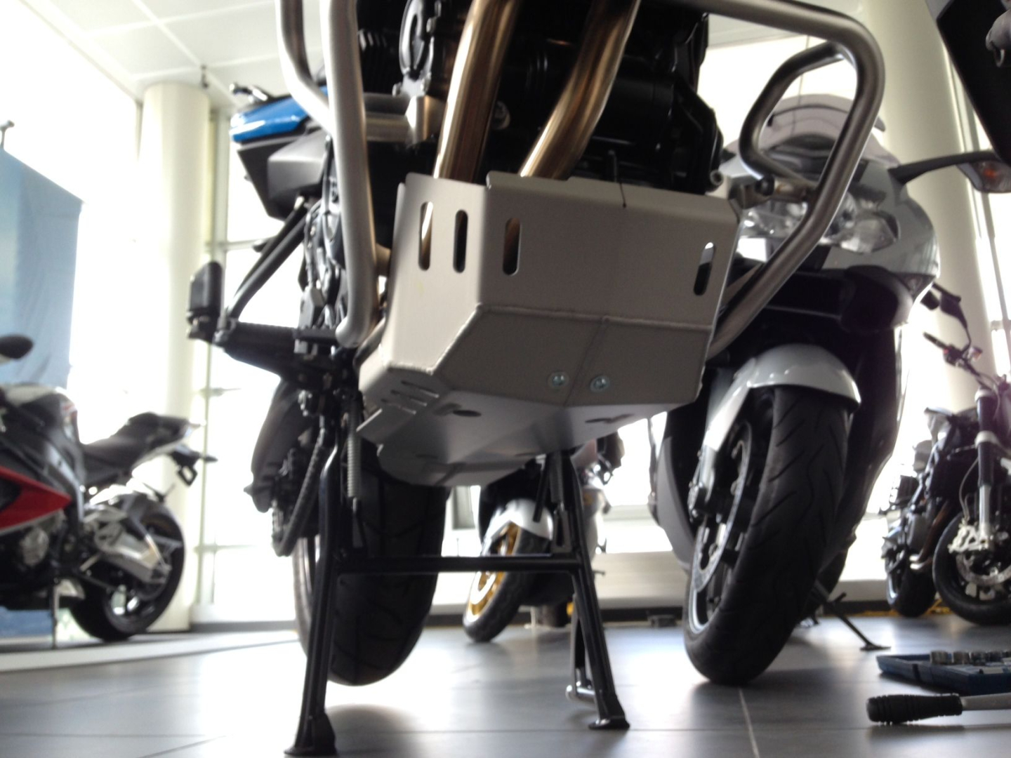 Купить защита картера bmw f800gs adventure f700gs по цене 7 378 р.. Низкие цены. Большой выбор. Доставка по всей России. Интернет-магазин в Москве. Только положительные отзывы!
