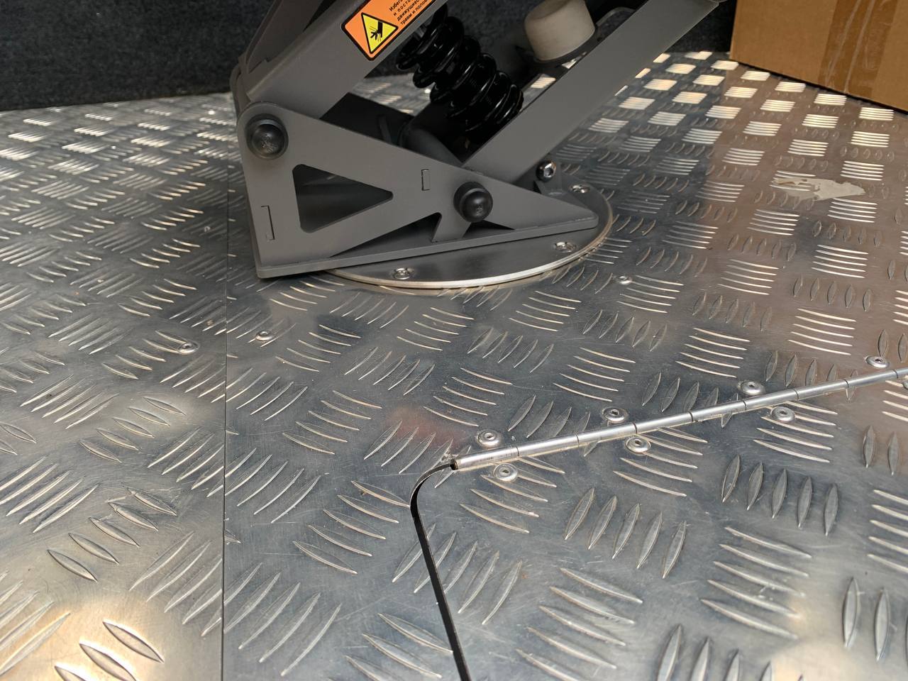 Купить основание стойки сидения палубное врезное плоское 60 мм по цене 9 200 р. Низкие цены. Большой выбор. Доставка по всей России. Интернет-магазин в Москве. Только положительные отзывы!