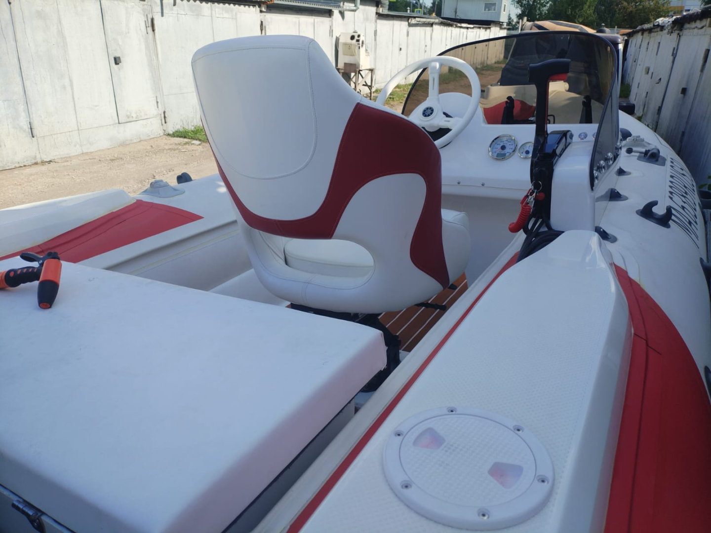 Купить потопчины на лодку риб 2 шт rib пвх катер баллон по цене 14 000 р. Низкие цены. Большой выбор. Доставка по всей России. Интернет-магазин в Москве. Только положительные отзывы!