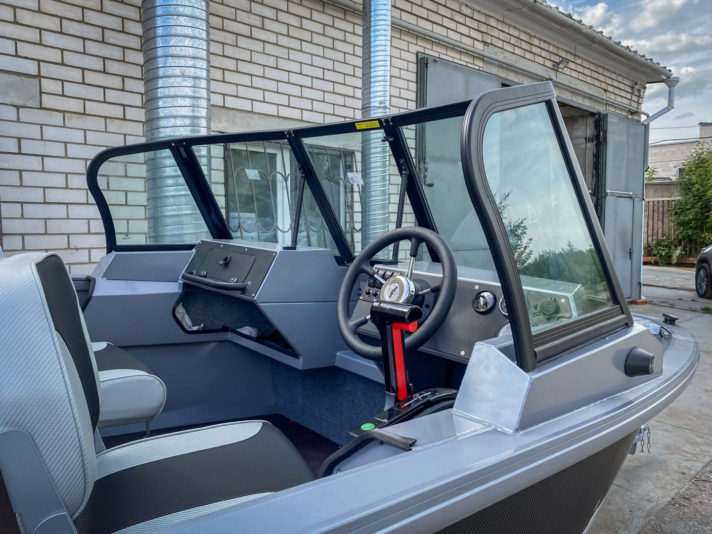 Купить ветровое стекло волжанка 46 (фиш) 2019-2025 г.в., auto-к; фиш; зеленый; калитка центр; чёрный по цене 40 050 р. Низкие цены. Большой выбор. Доставка по всей России. Интернет-магазин в Москве. Только положительные отзывы!