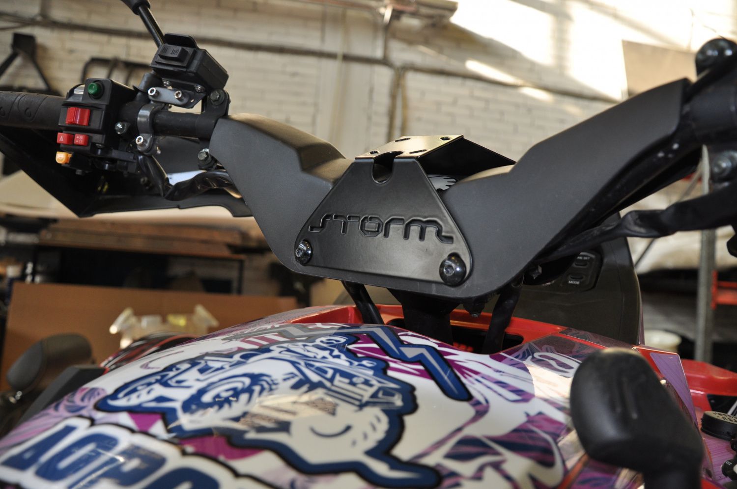 Купить кронштейн навигатора assailant 800 рм efi рм duo русская механика по цене 2 580 р.. Низкие цены. Большой выбор. Доставка по всей России.  Интернет-магазин в Москве. Только положительные отзывы!