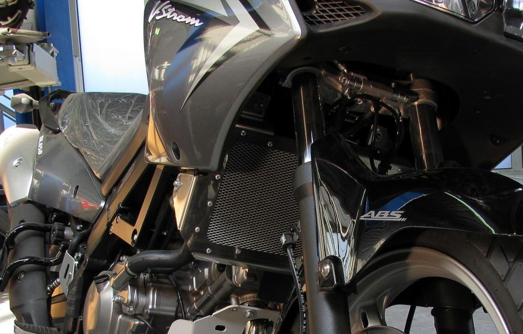 Купить защита радиатора suzuki dl650 2004-11 dl650 по цене 8 330 р.. Низкие цены. Большой выбор. Доставка по всей России.  Интернет-магазин в Москве. Только положительные отзывы!