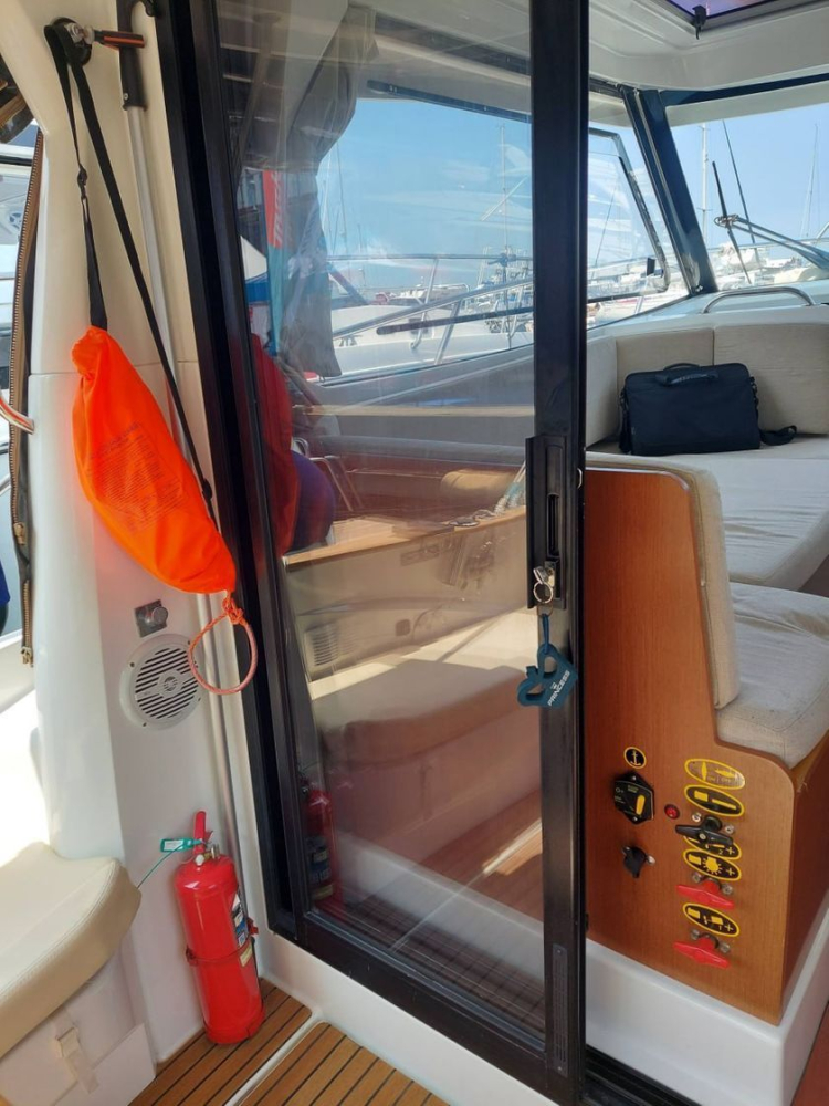 Купить катер beneteau antares 8.80 с моторами suzuki df300apx по цене . Низкие цены. Большой выбор. Доставка по всей России. Интернет-магазин в Москве. Только положительные отзывы!
