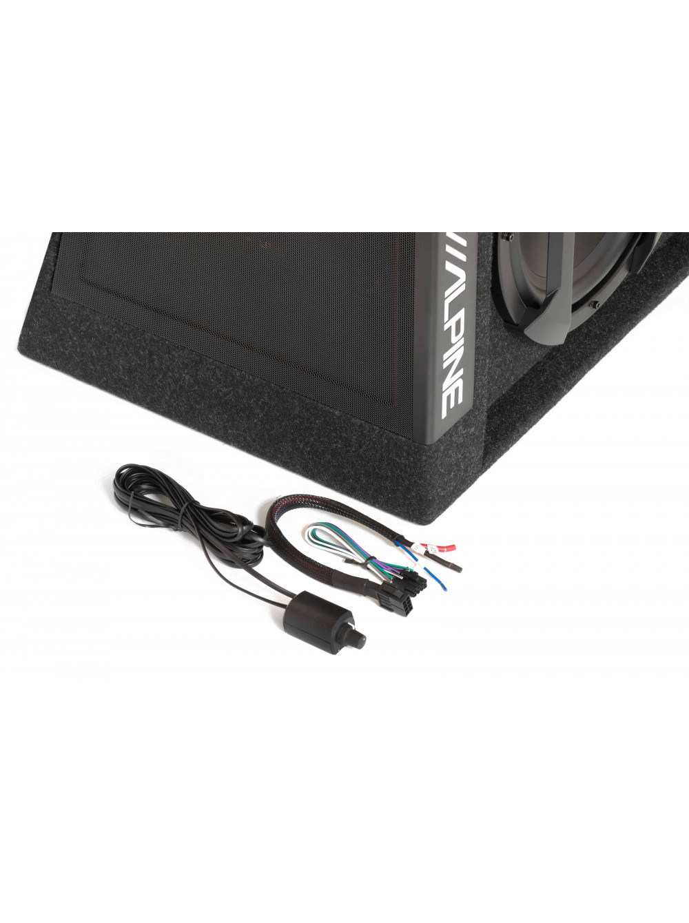 Автомобильный корпусной активный сабвуфер 12” (30 см) ALPINE SWD-355