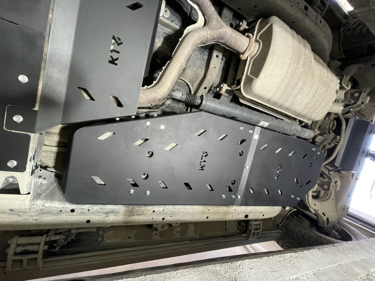 Защита топливного бака для TANK 700 3.0 АКПП 4WD 2024+ Сталь 3 мм KTZ