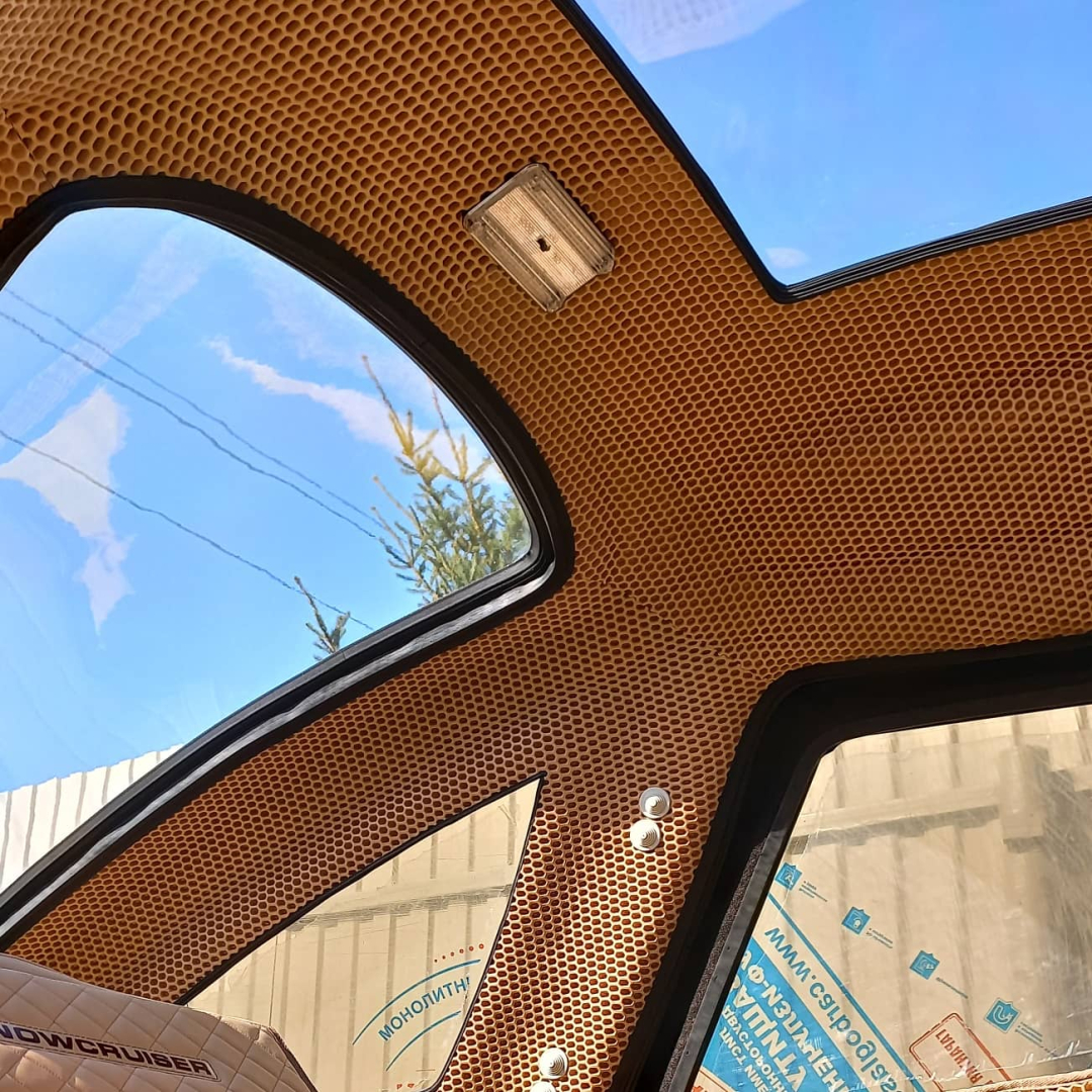 Сани для снегохода кабинные Snowcruiser для снегохода или мотособаки по низкой цене в Москве. Можете купить недорого для мотобуксировщика и в наличии!Всего 370 000 р.