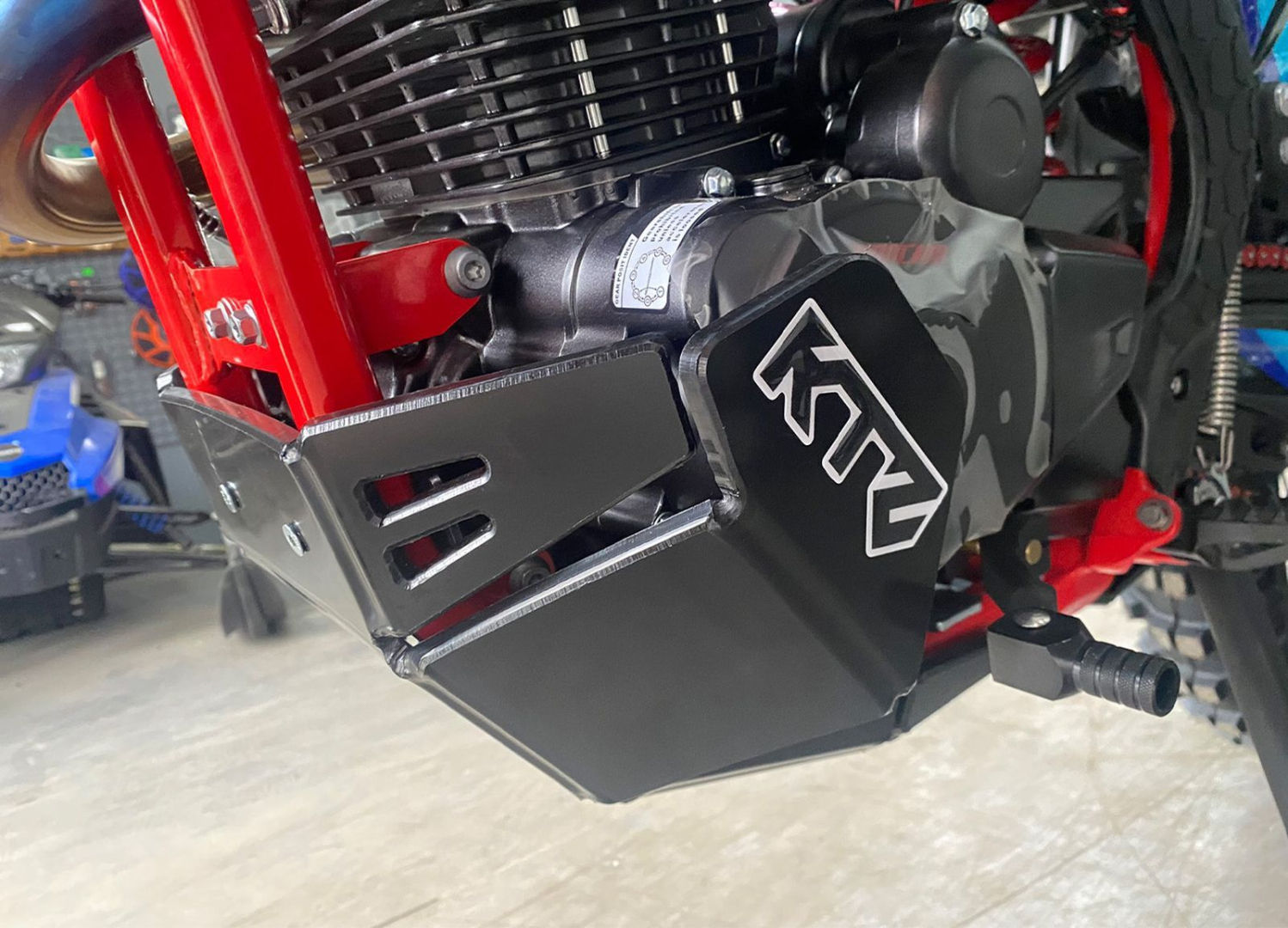 Купить пластиковая накладка procida k03 pr300f 2024 по цене 4 900 р.. Низкие цены. Большой выбор. Доставка по всей России. Интернет-магазин в Москве. Только положительные отзывы!