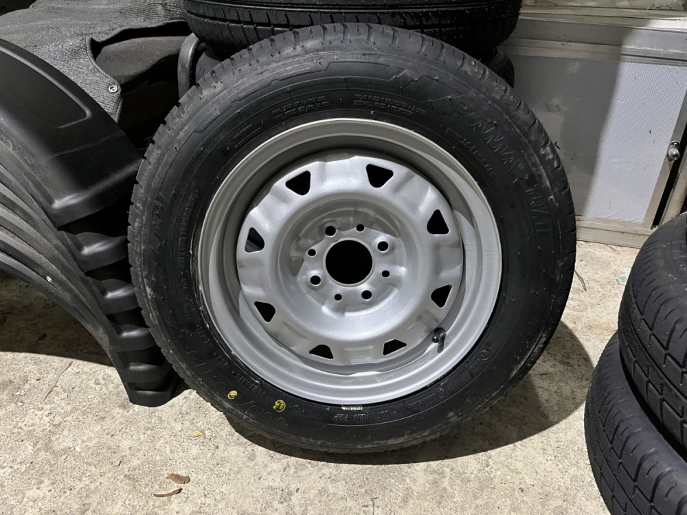 Купить колесо в сборе r13 прицеп avtos автос запасное по цене 6 600 р.. Низкие цены. Большой выбор. Доставка по всей России. Интернет-магазин в Москве. Только положительные отзывы!